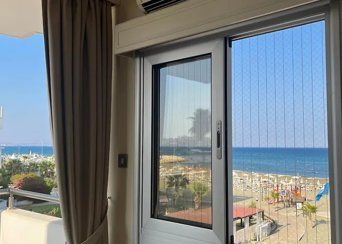 Mackenzie, Διαμέρισμα *