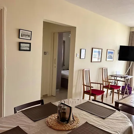 Apartment Mackenzie, *