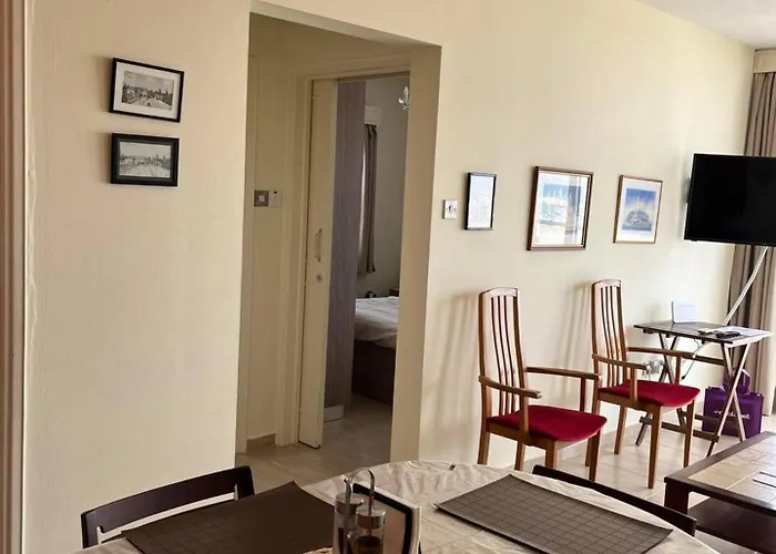 Apartment Mackenzie, *